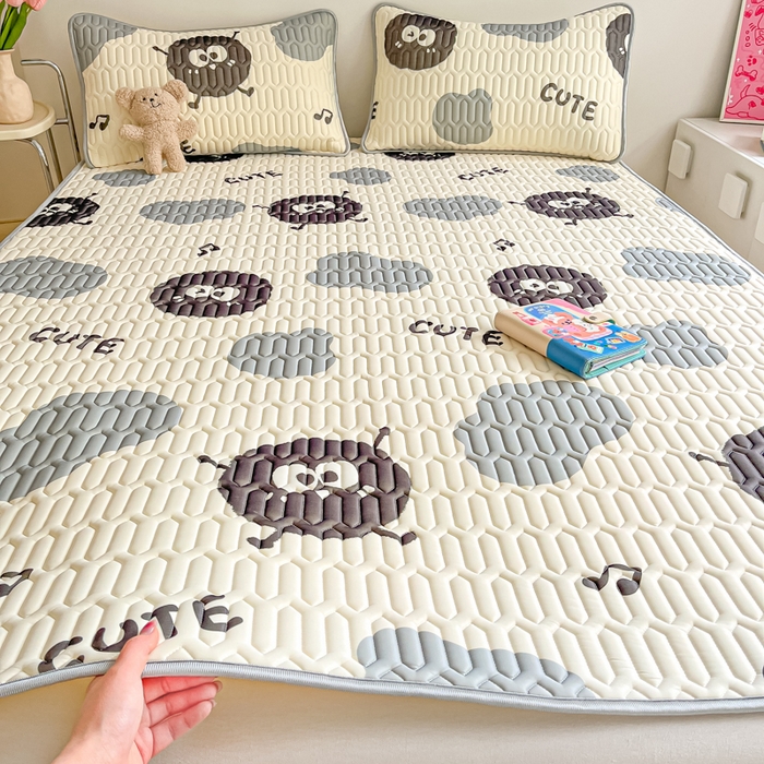 91家纺网 家纺一手货源 找家纺 沐慕 2024新款小清新印花乳胶凉席 黑球球