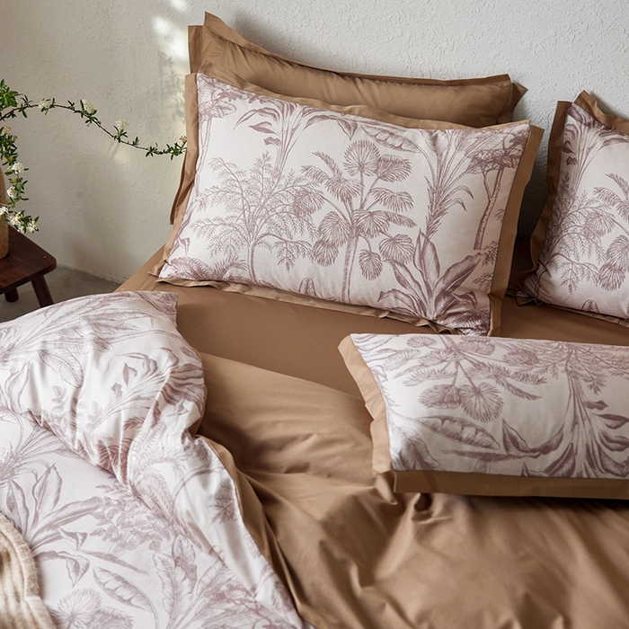 91家纺网 家纺一手货源 找家纺 千朵森 2024新款A类全棉拼角印花四件套（风格二） 云峰