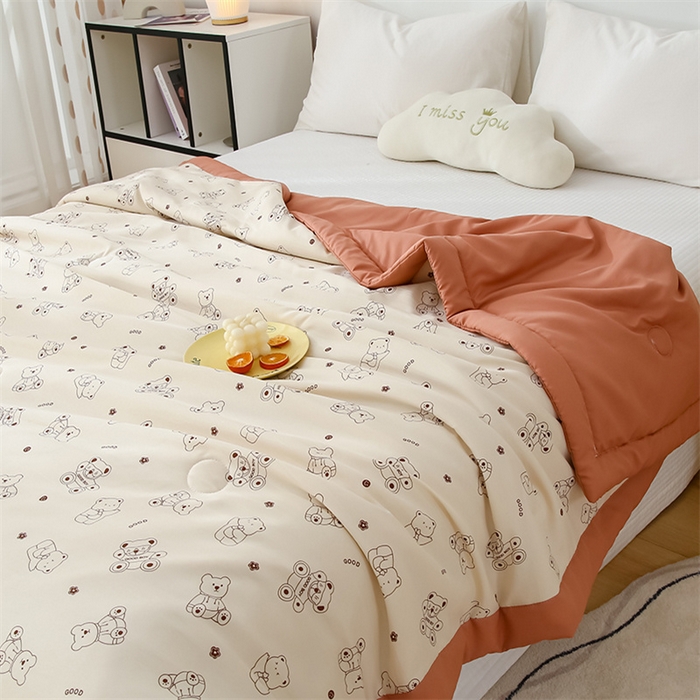 91家纺网 家纺一手货源 找家纺 爱宝被业 2025新款水洗棉麻双层纱夏凉被 小熊嘟嘟