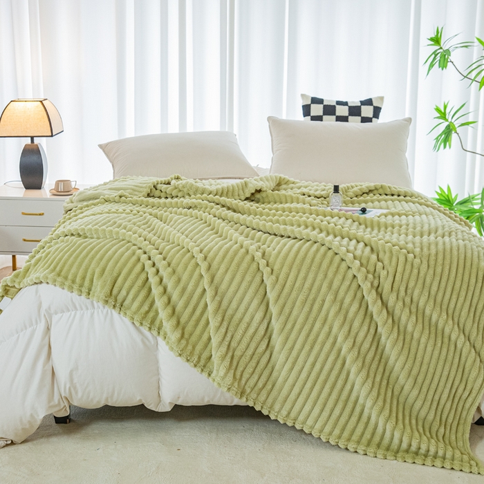 91家纺网 家纺一手货源 找家纺 卡琪曼 2024新款高克重魔法绒牛奶绒毛毯毯子 奶油绿