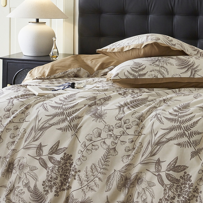 91家纺网 家纺一手货源 找家纺 千朵森 2024新款A类全棉拼角印花四件套（风格一） 罗微