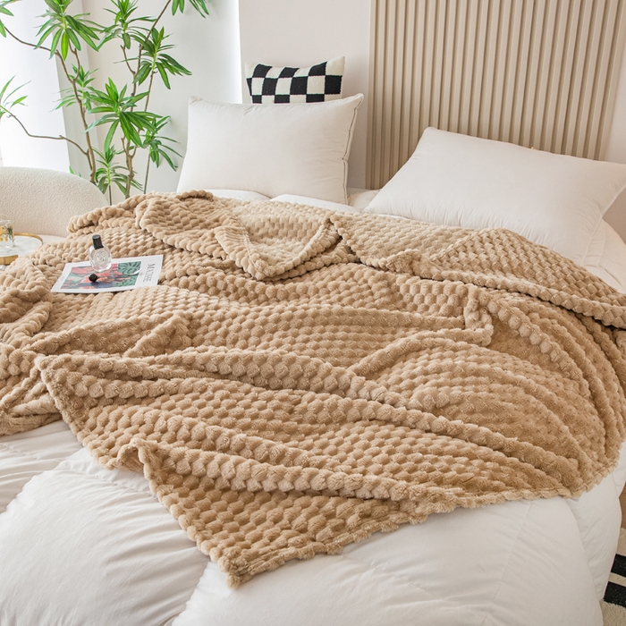 91家纺网 家纺一手货源 找家纺 卡琪曼 2025新款高克重金龟绒牛奶绒毛毯毯子 驼色