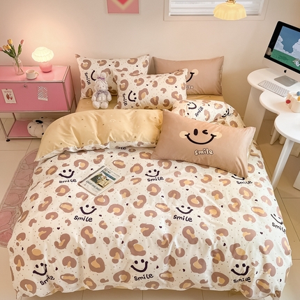 91家纺网 家纺一手货源 找家纺 （总）顾里家纺 2024新款40支13372韩风萌趣治愈全棉数码大版喷气印花四件套