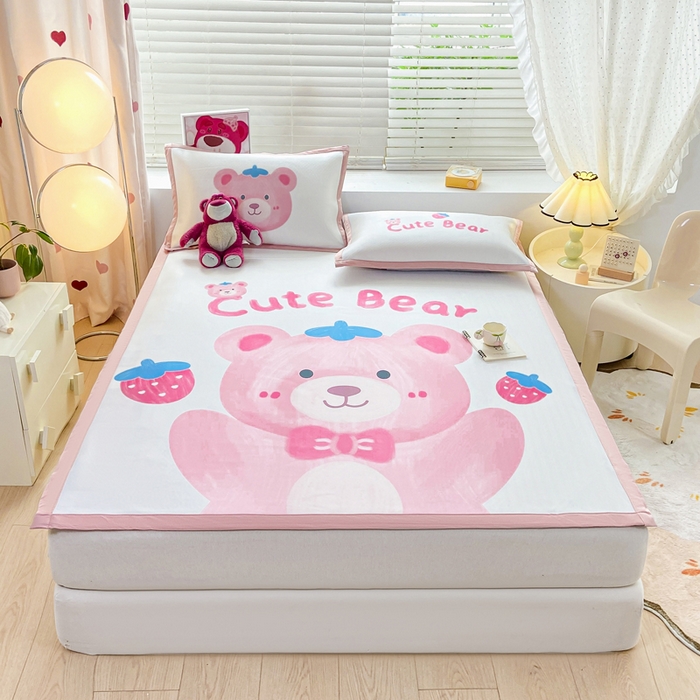 91家纺网 家纺一手货源 找家纺 博雅 2024新款1200D大版牛奶冰丝席 莓莓熊