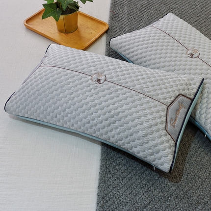 91家纺网 家纺一手货源 找家纺  2025新款凉感席夏季冰藤枕茶叶枕 古朴凉豆枕