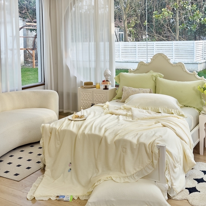 91家纺网 家纺一手货源 找家纺 米菲 2024新款泡泡棉纯色花边款夏被夏被四件套 奶昔-米