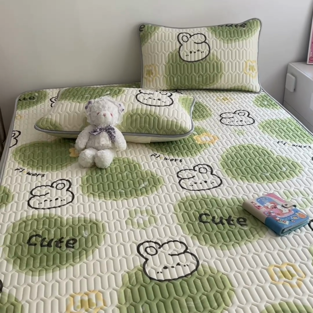 91家纺网 家纺一手货源 找家纺 沐慕 2024新款小清新印花乳胶凉席 森系兔