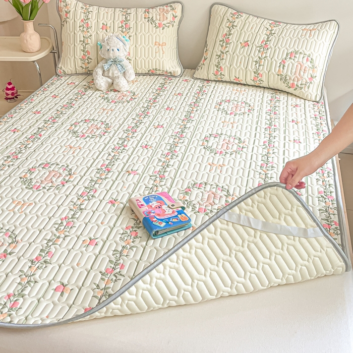 91家纺网 家纺一手货源 找家纺 沐慕 2024新款小清新印花乳胶凉席 花环兔兔