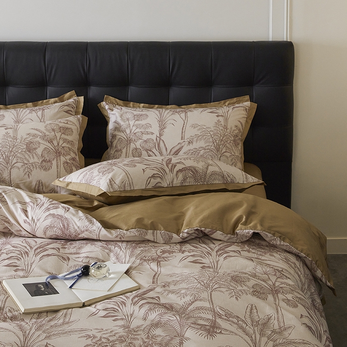 91家纺网 家纺一手货源 找家纺 千朵森 2024新款A类全棉拼角印花四件套（风格一） 云峰