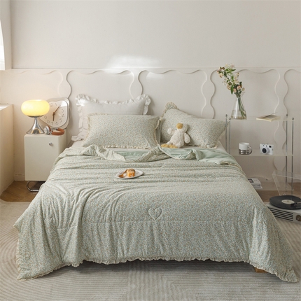 91家纺网 家纺一手货源 找家纺 有货 2024新款春夏新款法式针织棉印花夏被春秋被 沐妍