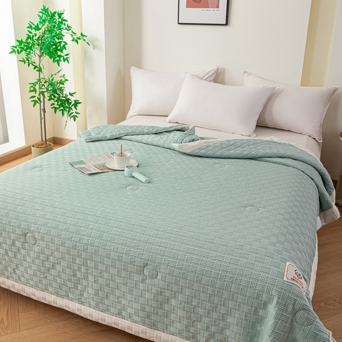 91家纺网 家纺一手货源 找家纺 爱宝被业 2025新款华夫格提花针织棉纤维夏被 水波绿