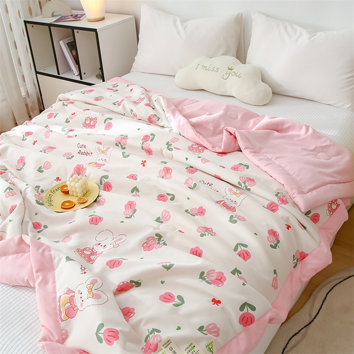 91家纺网 家纺一手货源 找家纺 爱宝被业 2025新款水洗棉麻双层纱夏凉被 花园兔