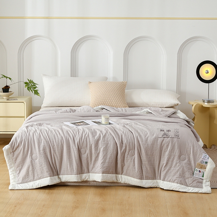 91家纺网 家纺一手货源 找家纺 爱宝被业 2024新款水洗针织棉无染被 浅灰