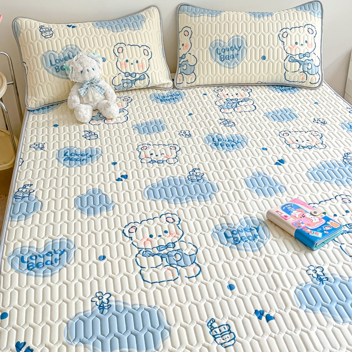 91家纺网 家纺一手货源 找家纺 沐慕 2024新款小清新印花乳胶凉席 吉他熊