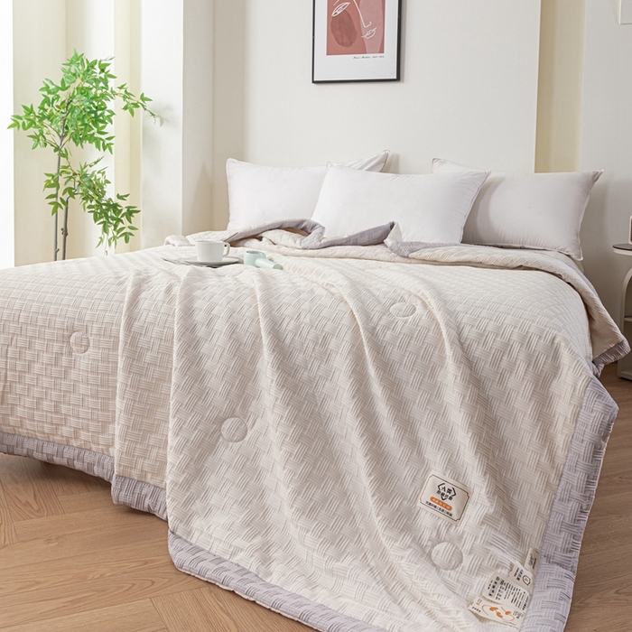 91家纺网 家纺一手货源 找家纺 爱宝被业 2025新款华夫格提花针织棉纤维夏被 奶油白