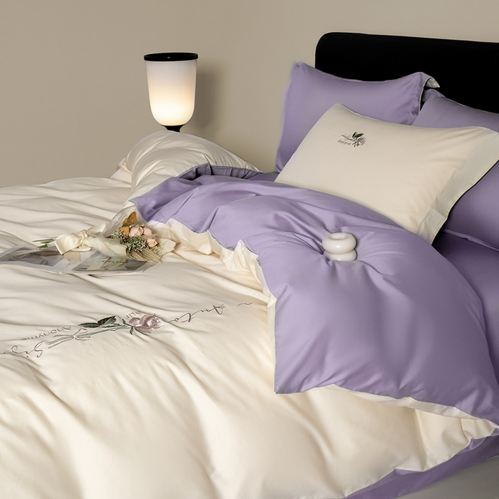 91家纺网 家纺一手货源 找家纺 秀色家纺 2025新款轻奢60支贡缎长绒纯棉四件套全棉简约清新刺绣花被套床单高级感 奶昔白+丁香