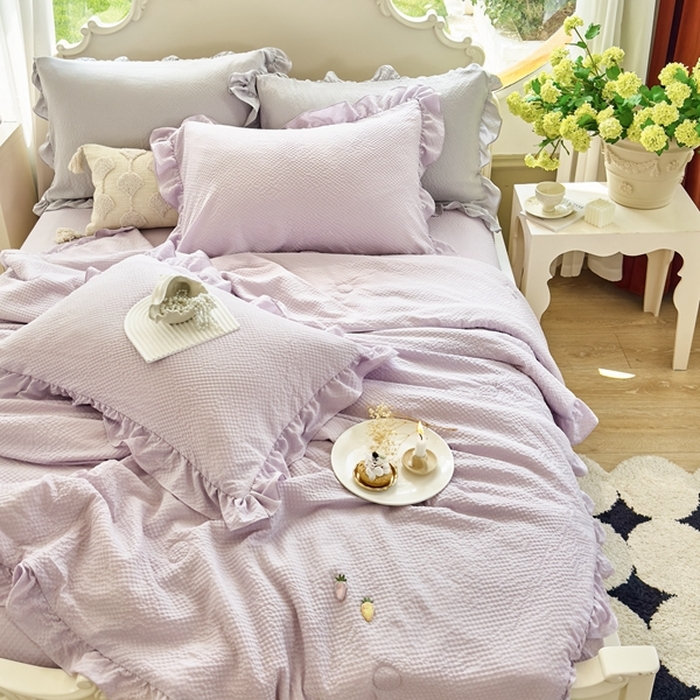 91家纺网 家纺一手货源 找家纺 米菲 2024新款泡泡棉纯色花边款夏被夏被四件套 丁香紫