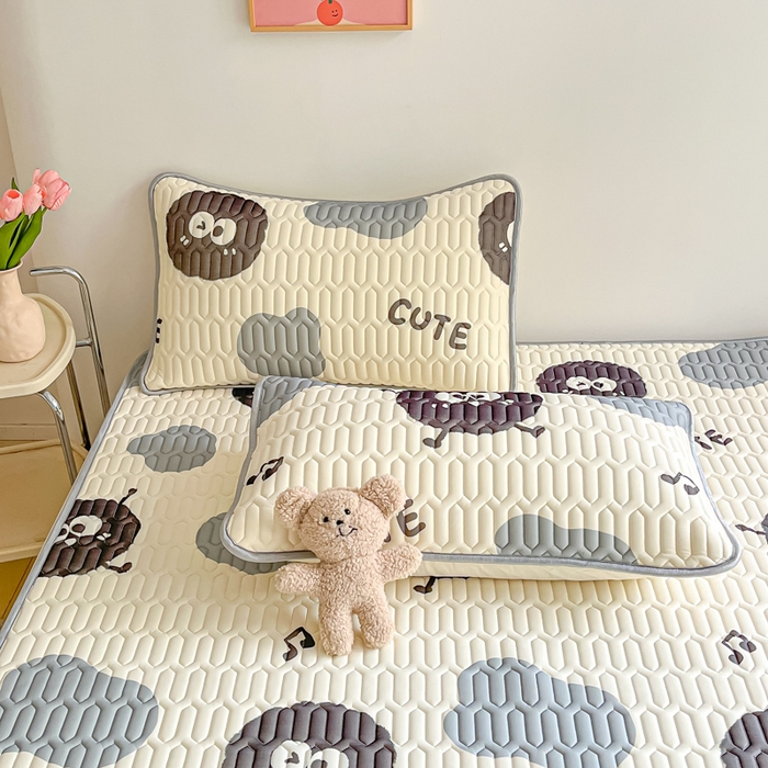 91家纺网 家纺一手货源 找家纺 沐慕 2024新款小清新印花乳胶凉席 黑球球