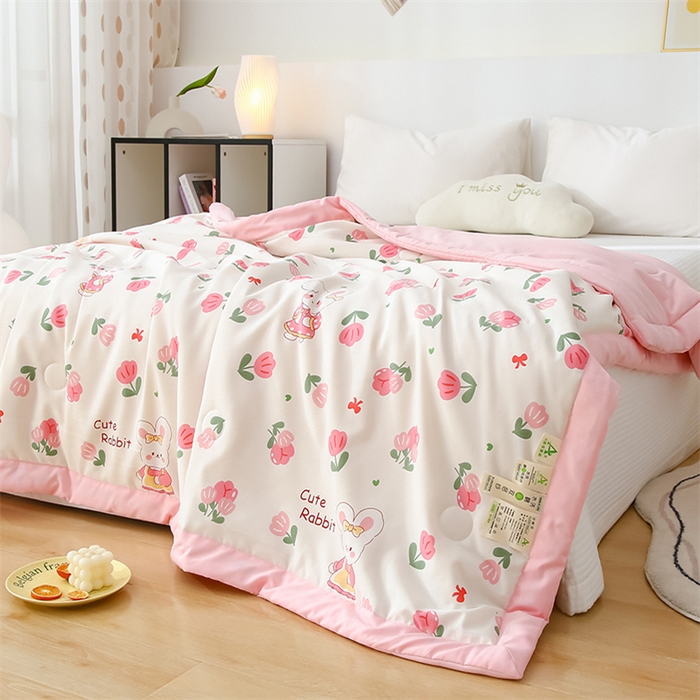 91家纺网 家纺一手货源 找家纺 爱宝被业 2025新款水洗棉麻双层纱夏凉被 花园兔