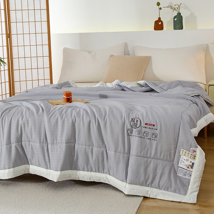 91家纺网 家纺一手货源 找家纺 爱宝被业 2025新款泡泡纱夏被 灰色