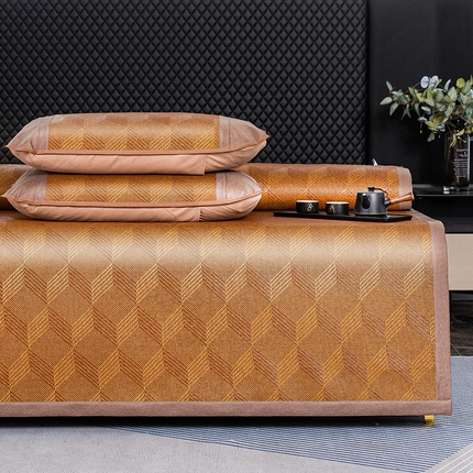 91家纺网 家纺一手货源 找家纺 丹兰 2025新款凉感丝冰藤席双面夏季竹席两用冰丝软席折叠宿舍双人草席子 红魔方双面藤席