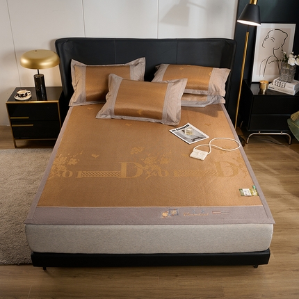 91家纺网 家纺一手货源 找家纺 鑫琪莱家纺 2024新款冰藤凉豆豆凉席三件套 怦然心动-摩卡