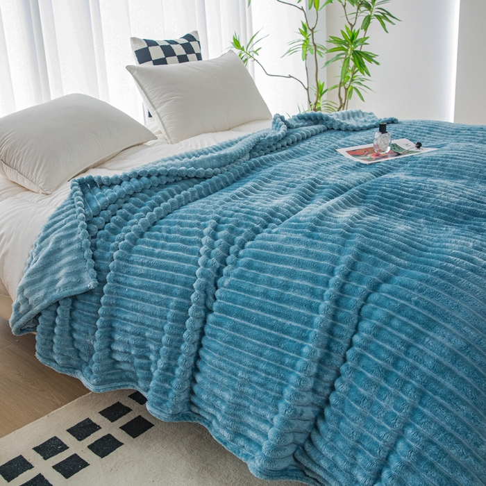 91家纺网 家纺一手货源 找家纺 卡琪曼 2024新款高克重魔法绒牛奶绒毛毯毯子 灰蓝