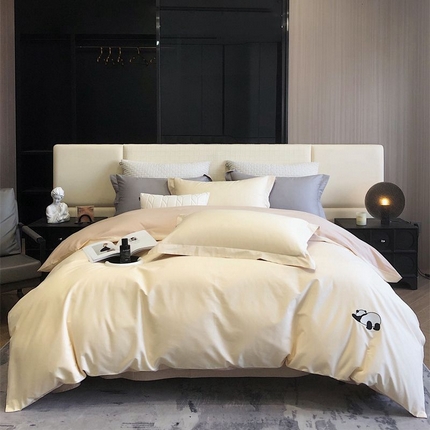 91家纺网 家纺一手货源 找家纺 佳汐蓝 2024新款全棉绣花四件套-熊猫系列 熊猫系列-米黄熊