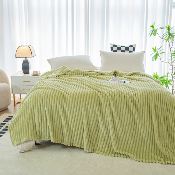 91家纺网 家纺一手货源 找家纺 卡琪曼 2024新款高克重魔法绒牛奶绒毛毯毯子 奶油绿