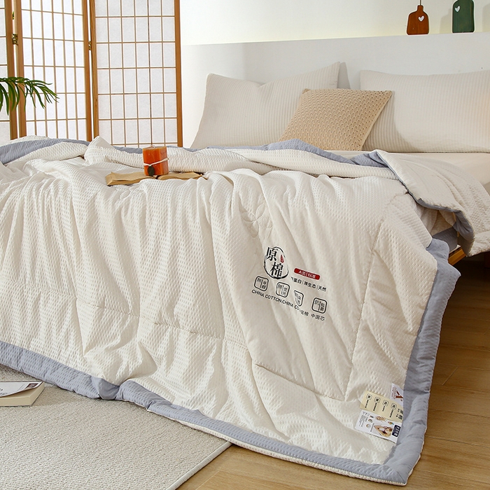 91家纺网 家纺一手货源 找家纺 爱宝被业 2025新款泡泡纱夏被 米黄