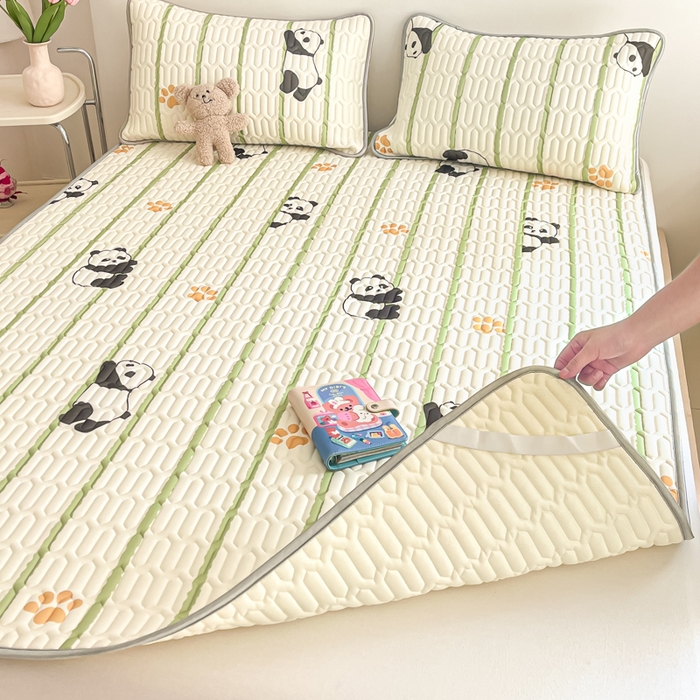 91家纺网 家纺一手货源 找家纺 沐慕 2024新款小清新印花乳胶凉席 熊猫嘟嘟