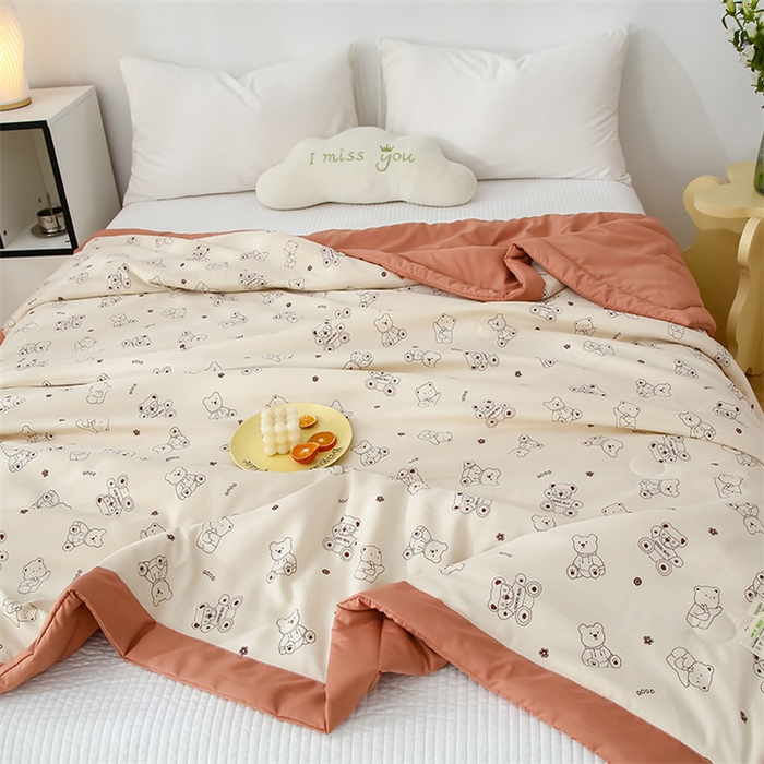 91家纺网 家纺一手货源 找家纺 爱宝被业 2025新款水洗棉麻双层纱夏凉被 小熊嘟嘟