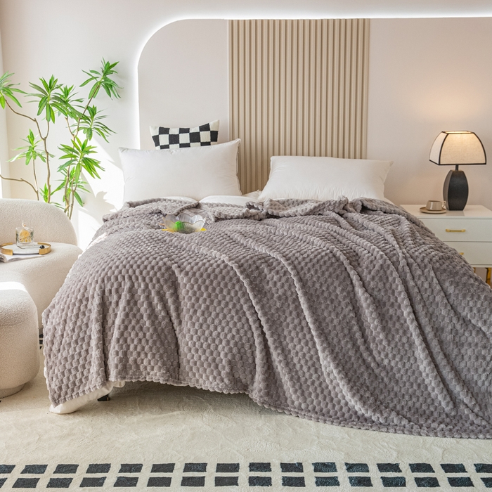 91家纺网 家纺一手货源 找家纺 卡琪曼 2025新款高克重金龟绒牛奶绒毛毯毯子 浅灰