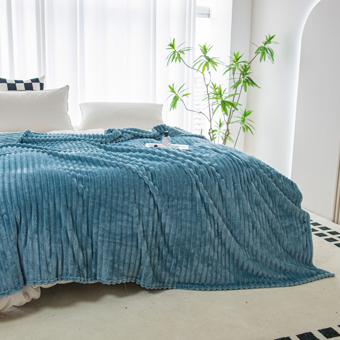 91家纺网 家纺一手货源 找家纺 卡琪曼 2024新款高克重魔法绒牛奶绒毛毯毯子 灰蓝