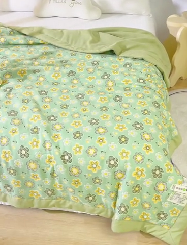 91家纺网 家纺一手货源 找家纺 爱宝被业 2025新款水洗棉麻双层纱夏凉被 花漾