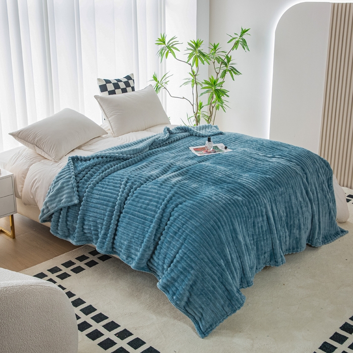 91家纺网 家纺一手货源 找家纺 卡琪曼 2024新款高克重魔法绒牛奶绒毛毯毯子 灰蓝