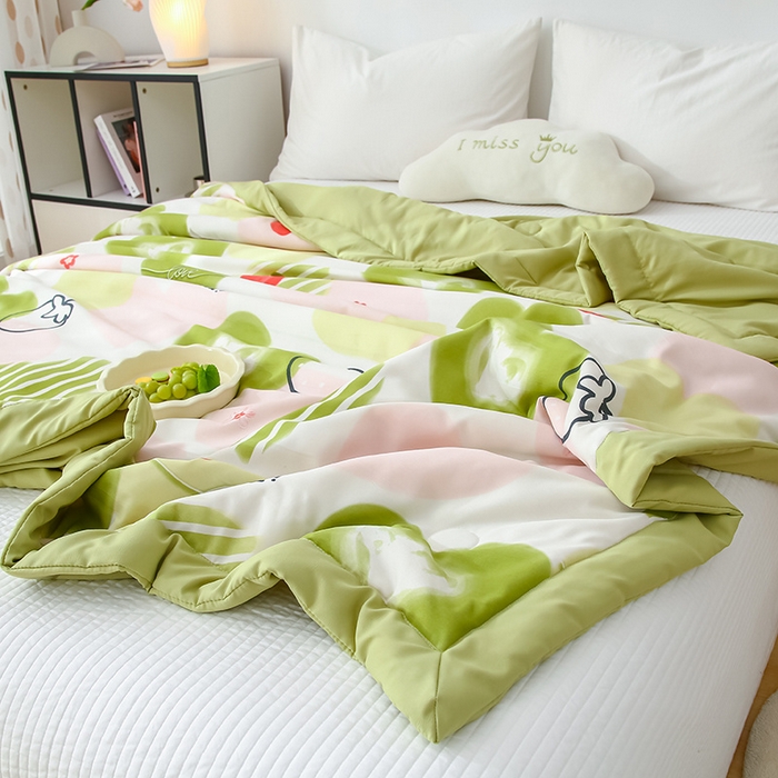 91家纺网 家纺一手货源 找家纺 爱宝被业 2025新款水洗棉麻双层纱夏凉被 甜心草莓