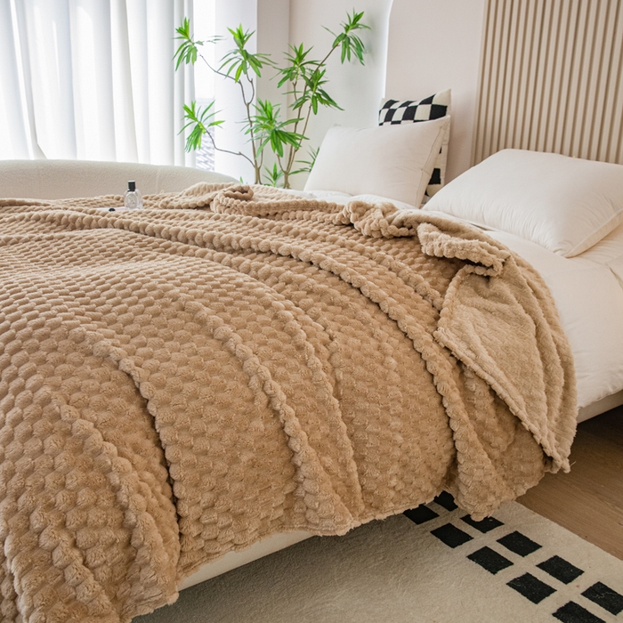 91家纺网 家纺一手货源 找家纺 卡琪曼 2025新款高克重金龟绒牛奶绒毛毯毯子 驼色