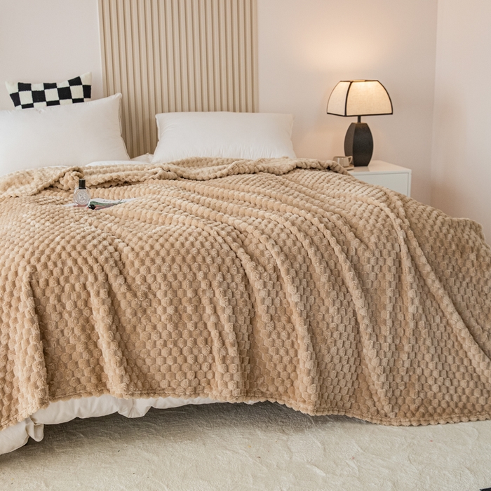 91家纺网 家纺一手货源 找家纺 卡琪曼 2025新款高克重金龟绒牛奶绒毛毯毯子 驼色