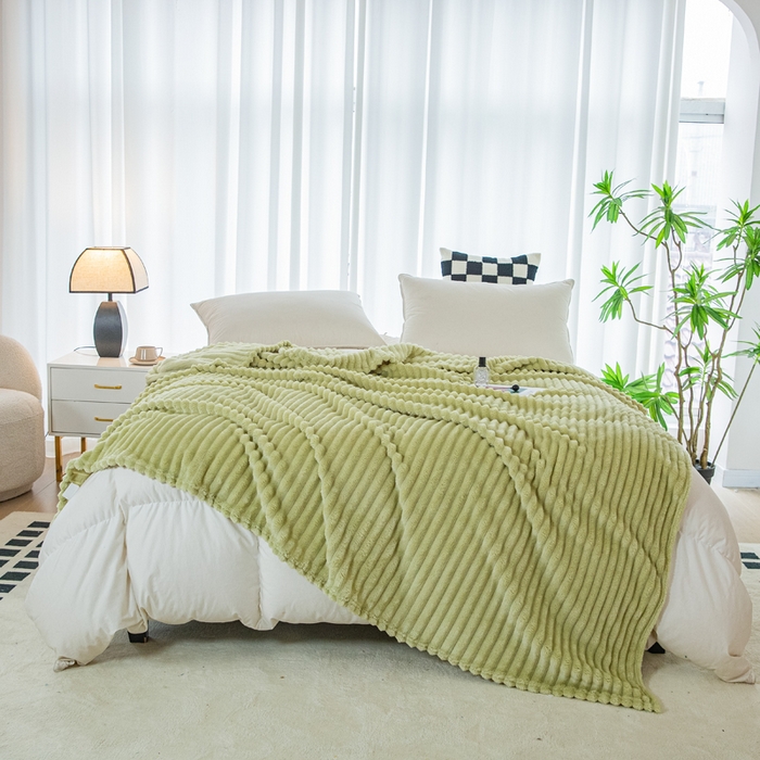 91家纺网 家纺一手货源 找家纺 卡琪曼 2024新款高克重魔法绒牛奶绒毛毯毯子 奶油绿