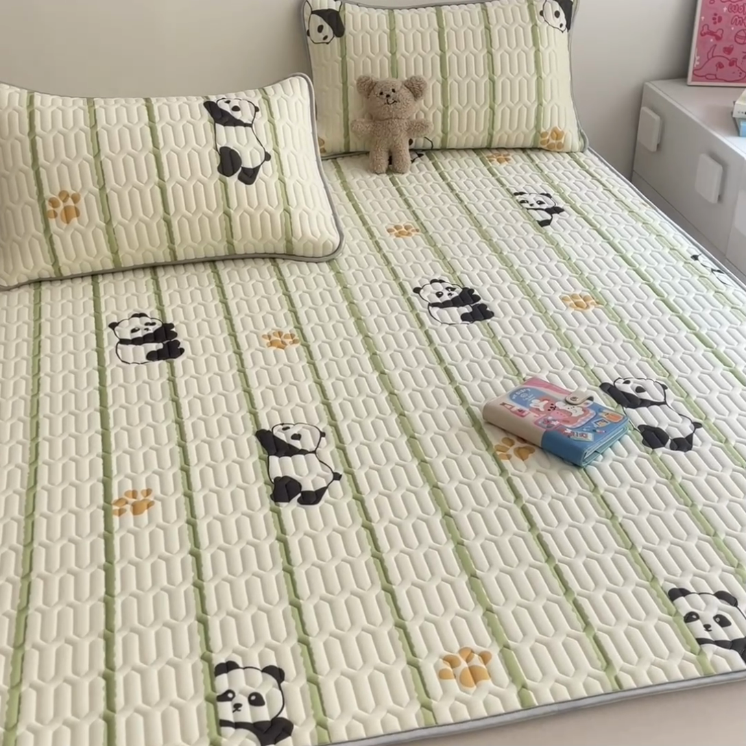 91家纺网 家纺一手货源 找家纺 沐慕 2024新款小清新印花乳胶凉席 熊猫嘟嘟