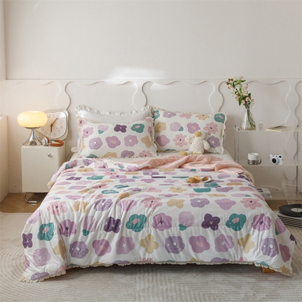 91家纺网 家纺一手货源 找家纺 有货 2024新款春夏新款法式针织棉印花夏被春秋被 花开