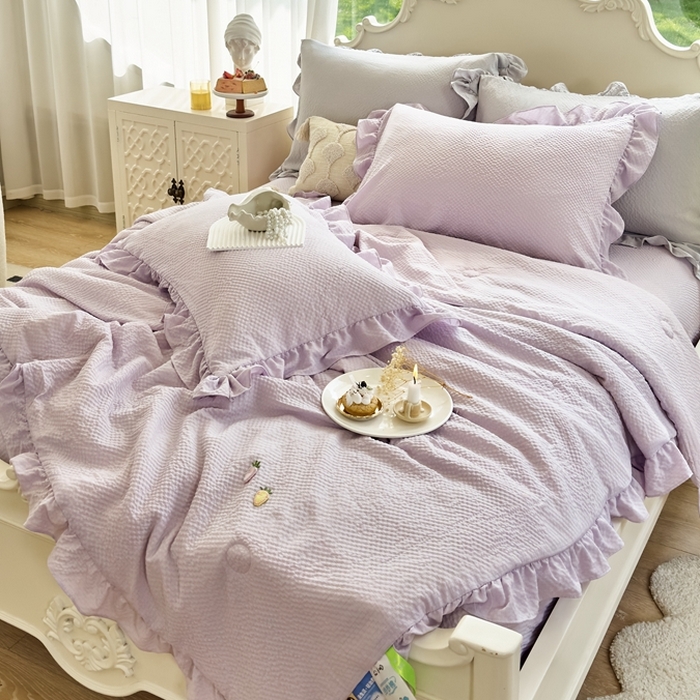 91家纺网 家纺一手货源 找家纺 米菲 2024新款泡泡棉纯色花边款夏被夏被四件套 丁香紫