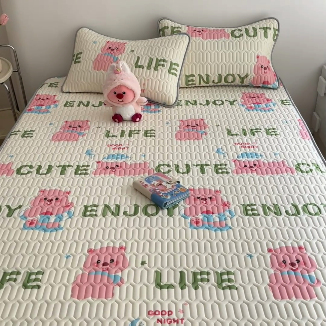 91家纺网 家纺一手货源 找家纺 沐慕 2024新款小清新印花乳胶凉席 可爱粉猪