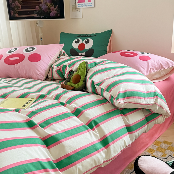 91家纺网 家纺一手货源 找家纺 2024新款大版枕套数码印花全棉四件套 糖果条纹