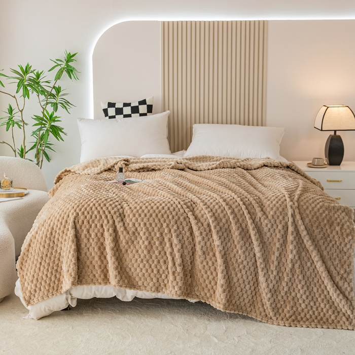 91家纺网 家纺一手货源 找家纺 卡琪曼 2025新款高克重金龟绒牛奶绒毛毯毯子 驼色