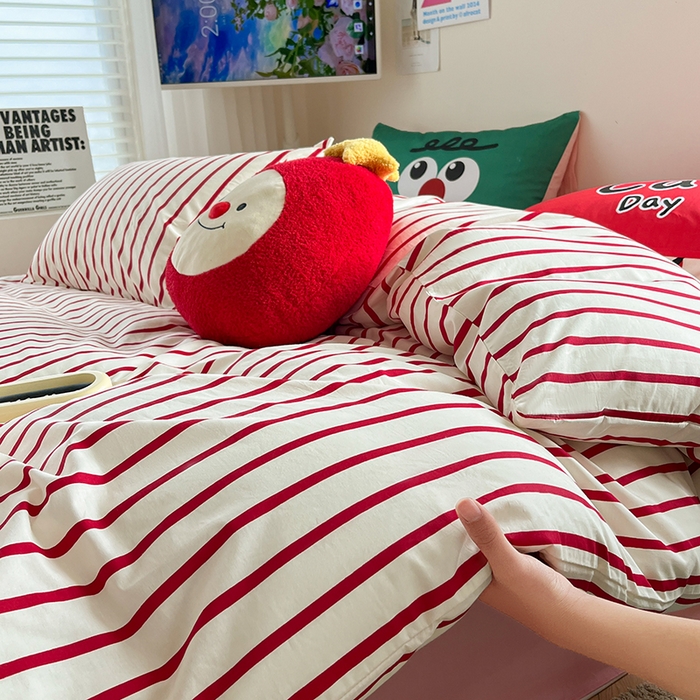 91家纺网 家纺一手货源 找家纺  2024新款大版枕套数码印花全棉四件套 红条纹