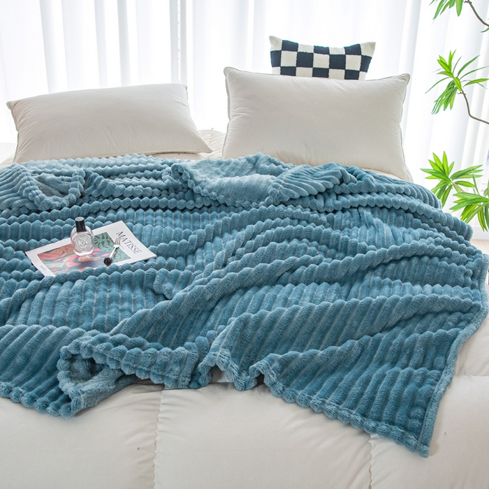 91家纺网 家纺一手货源 找家纺 卡琪曼 2024新款高克重魔法绒牛奶绒毛毯毯子 灰蓝