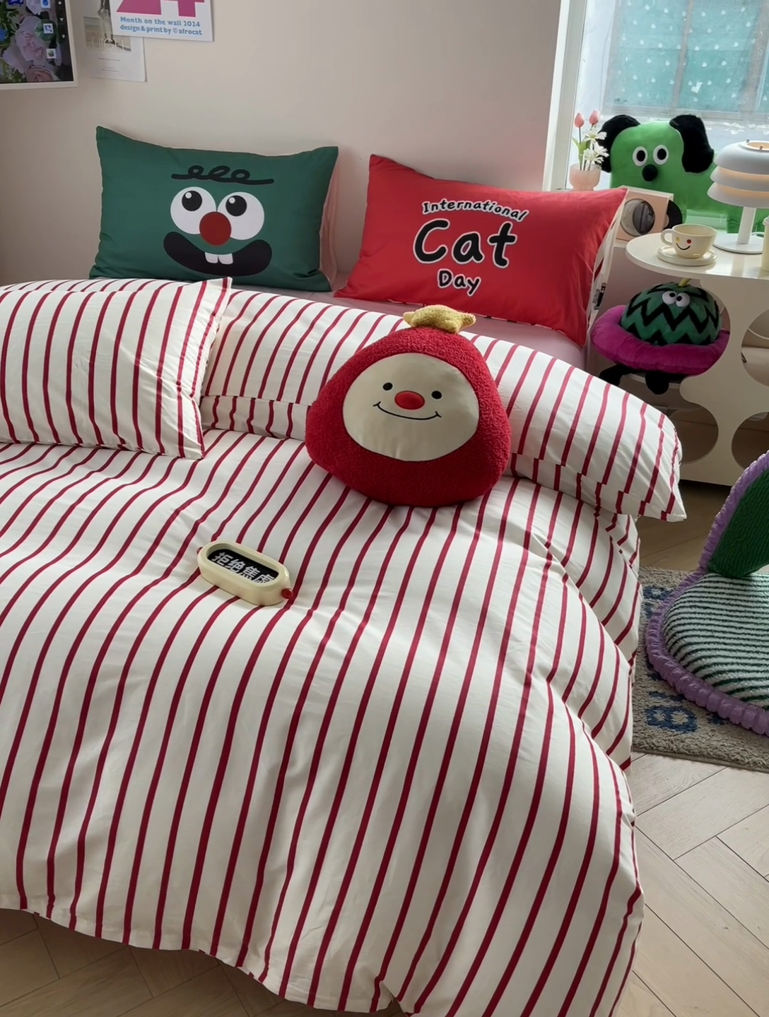 91家纺网 家纺一手货源 找家纺  2024新款大版枕套数码印花全棉四件套 红条纹