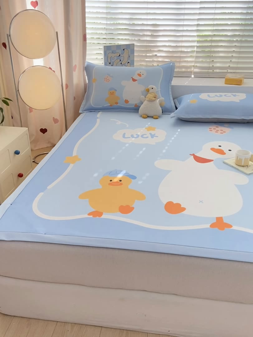 91家纺网 家纺一手货源 找家纺 博雅 2024新款1200D大版牛奶冰丝席 幸运鸭